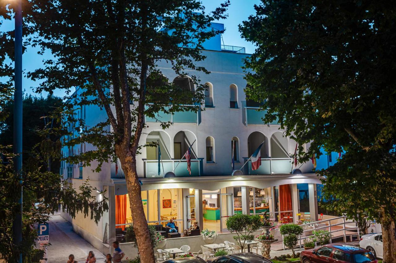 Hotel Admiral Cesenatico Luaran gambar