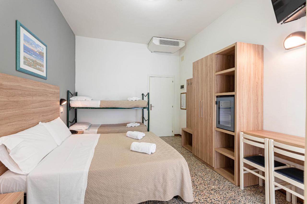 Hotel Admiral Cesenatico Luaran gambar