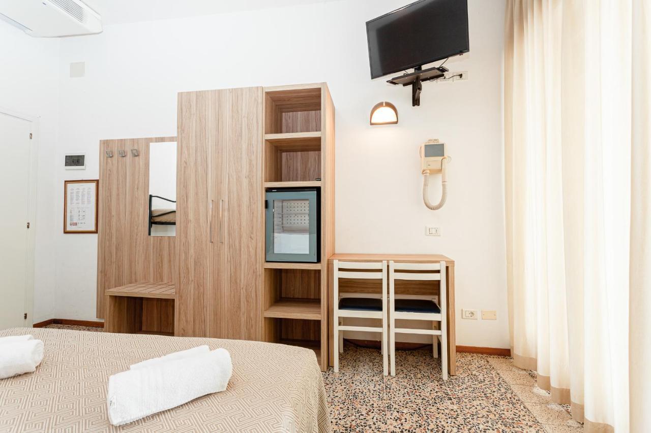 Hotel Admiral Cesenatico Luaran gambar